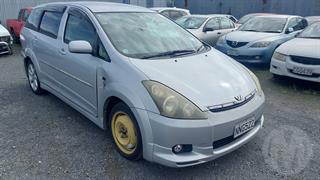 2005 Toyota Wish Station Wagon Photo
