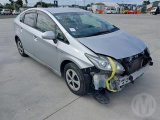 2013 Toyota Prius Hatch Photo