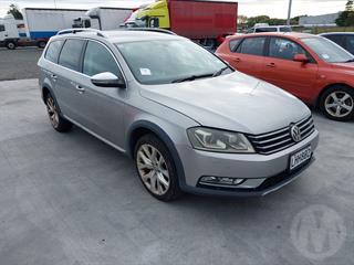 2012 Volkswagen Passat Station Wagon Photo