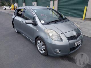 2005 Toyota Vitz Hatch Photo