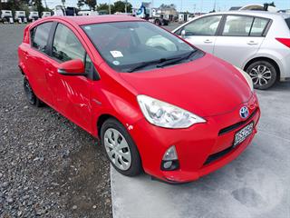 2014 Toyota Aqua Hybrid Hatch Photo