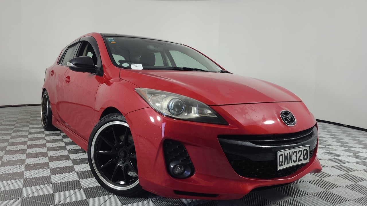 2011 Mazda Axela 5D Hatch Photo