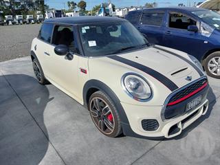 2016 MINI Hatch JCW 2.0P/6AT/HA/3DR Hatch Photo