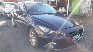 2015 Mazda Axela Hatch Photo