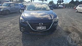2015 Mazda Axela Hatch Photo