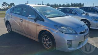 2011 Toyota Prius Hatch Photo