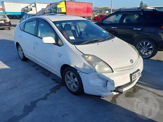 2010 Toyota Prius Hatch Photo