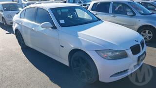 2009 BMW 325i Sedan Photo