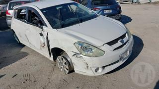 2004 Toyota Caldina Station Wagon Photo