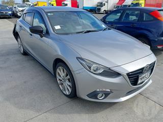 2014 Mazda Axela Hatch Photo