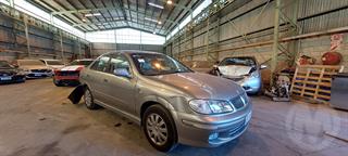2002 Nissan Bluebird Sedan Photo