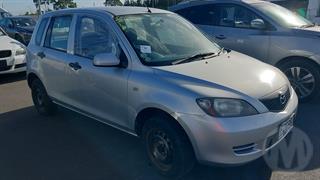 2004 Mazda Demio Hatch Photo