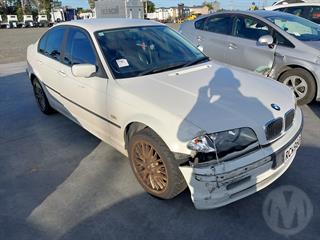 2000 BMW 318ia Sedan Photo