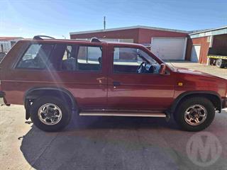 1993 Nissan Pathfinder Utility Photo