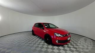 2011 Volkswagen Golf 4D Hatch Photo