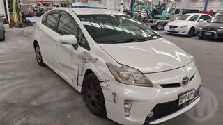 2012 Toyota Prius Hatch Photo
