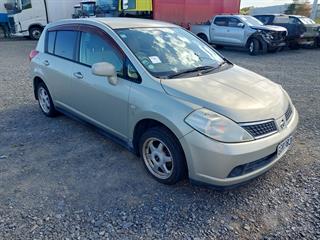 2005 Nissan Tiida Hatch Photo