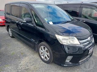 2012 Nissan Serena Station Wagon Photo