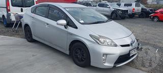 2014 Toyota Prius Hatch Photo