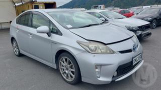 2014 Toyota Prius Hybrid Hatch Photo