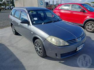 2005 Nissan Wingroad Station Wagon Photo