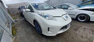2016 Nissan Leaf Hatch Photo