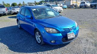 2005 Mazda Axela Hatch Photo