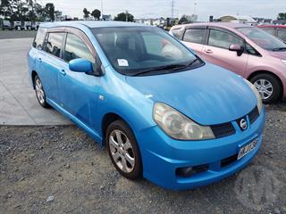 2005 Nissan Wingroad Station Wagon Photo