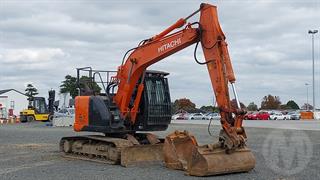 Hitachi ZX135US 5B Excavator Photo