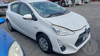 2015 Toyota Aqua Hatch Photo