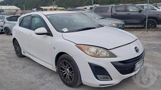 2010 Mazda Axela Hatch Photo