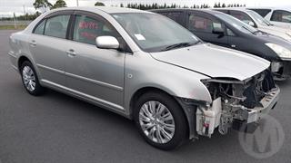 2004 Toyota Avensis Sedan Photo