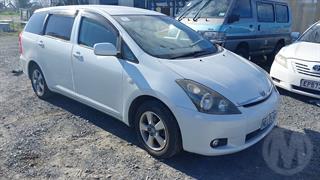 2005 Toyota Wish Station Wagon Photo