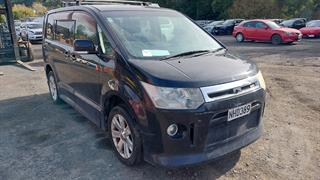 2007 Mitsubishi Delica Station Wagon Photo