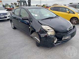 2012 Toyota Prius Hatch Photo