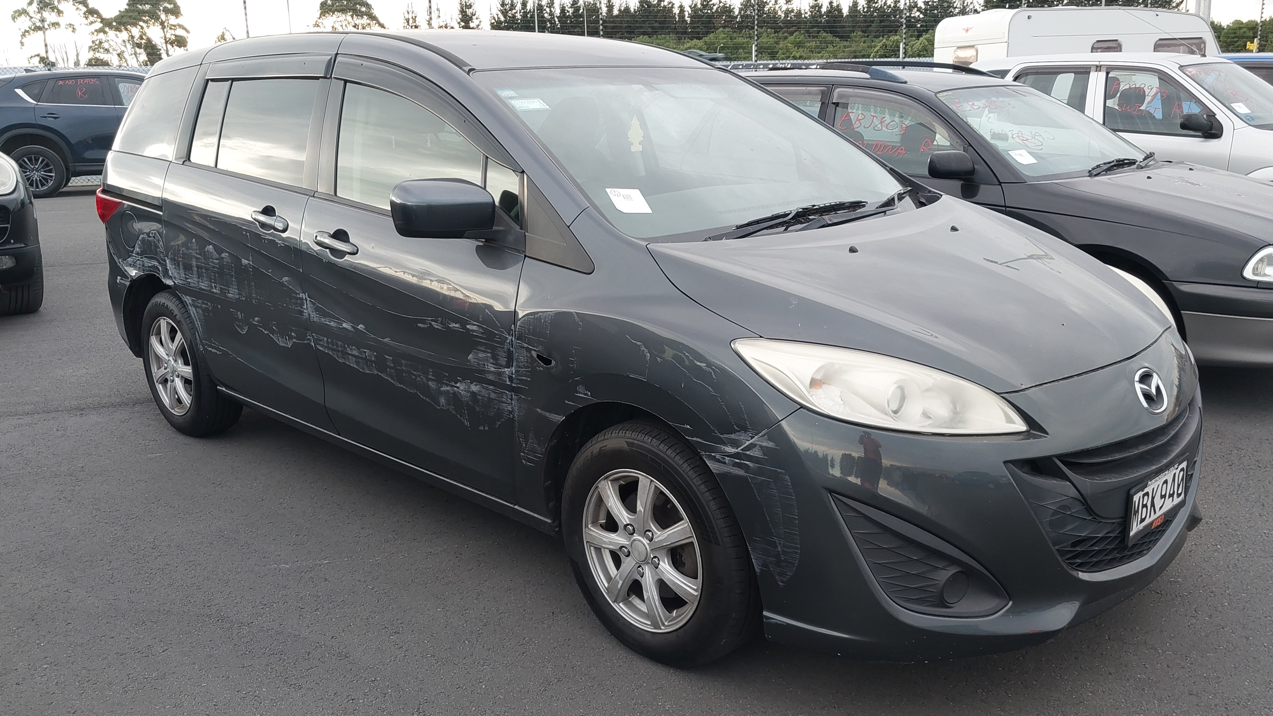 2011 Mazda Premacy Station Wagon Photo