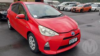 2013 Toyota Aqua Hybrid Hatch Photo
