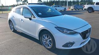 2014 Mazda Axela Hatch Photo