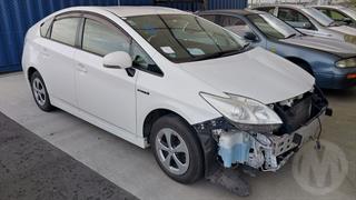 2013 Toyota Prius Hatch Photo