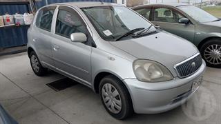 2000 Toyota Vitz Hatch Photo