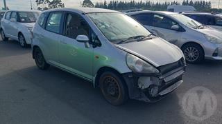 2004 Honda fit Hatch Photo