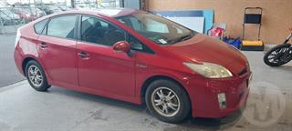 2011 Toyota Prius 5D Station Wagon Photo