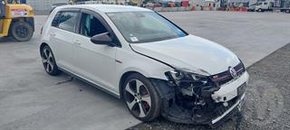 2016 Volkswagen Golf GTI Hatch Photo