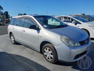 2005 Nissan Wingroad Station Wagon Photo