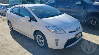 2015 Toyota Prius Hatch Photo