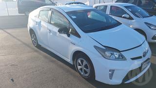 2013 Toyota Prius Hatch Photo