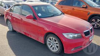2005 BMW 320i Sedan Photo