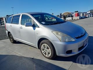 2005 Toyota Wish Station Wagon Photo