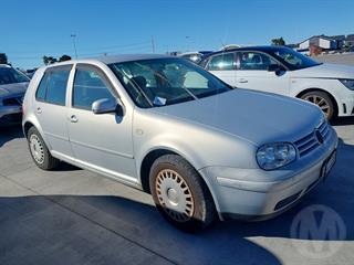 2000 Volkswagen Golf Hatch Photo