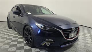 2014 Mazda Axela 5D Station Wagon Photo